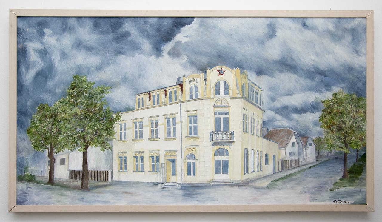 Hotel Modra Hvezda Sadska Exterior photo